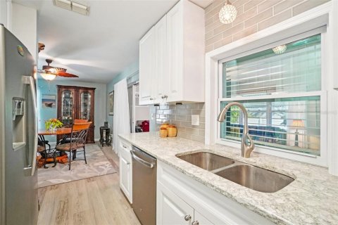 Casa en venta en Palm Harbor, Florida, 2 dormitorios, 122.54 m2 № 2110489 - foto 13