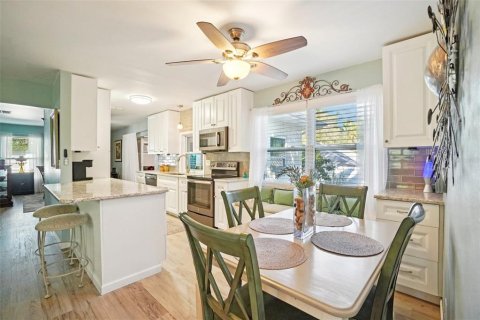 Casa en venta en Palm Harbor, Florida, 2 dormitorios, 122.54 m2 № 2110489 - foto 10