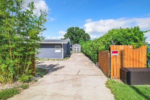 House in Orlando, Florida 3 bedrooms, 168.9 sq.m. № 1386403 - photo 9
