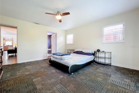 House in Orlando, Florida 3 bedrooms, 168.9 sq.m. № 1386403 - photo 5