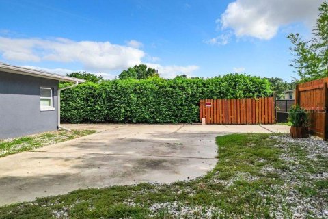 House in Orlando, Florida 3 bedrooms, 168.9 sq.m. № 1386403 - photo 8