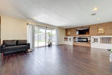 House in Orlando, Florida 3 bedrooms, 168.9 sq.m. № 1386403 - photo 13