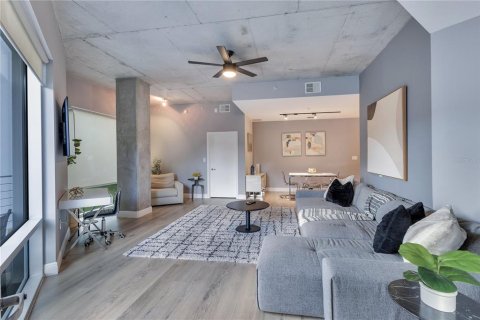 Condominio en alquiler en Orlando, Florida, 2 dormitorios, 122.63 m2 № 2211615 - foto 7