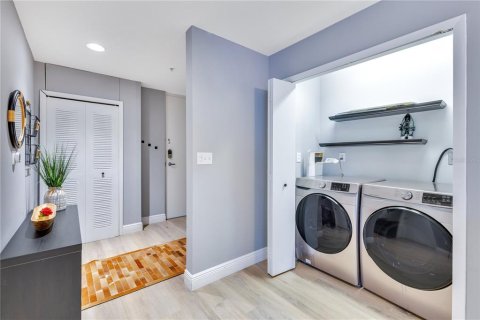 Condominio en alquiler en Orlando, Florida, 2 dormitorios, 122.63 m2 № 2211615 - foto 12