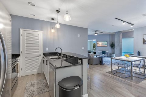 Condominio en alquiler en Orlando, Florida, 2 dormitorios, 122.63 m2 № 2211615 - foto 13