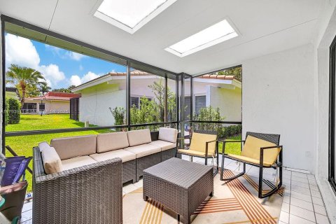 House in Hollywood, Florida 2 bedrooms, 255.48 sq.m. № 1727257 - photo 29