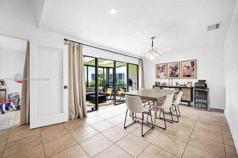 House in Hollywood, Florida 2 bedrooms, 255.48 sq.m. № 1727257 - photo 15