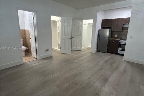 Studio in Miami Beach, Florida № 2028107