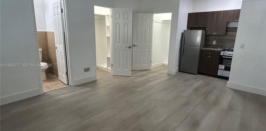 Studio in Miami Beach, Florida № 2028107