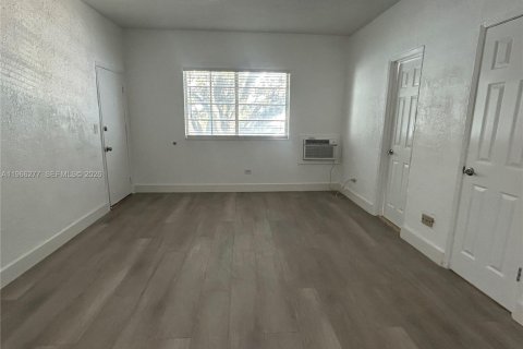 Apartment in Miami Beach, Florida 30.66 sq.m. № 2028107 - photo 4