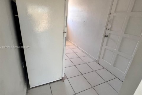 Apartment in Miami, Florida 2 bedrooms, 269.42 sq.m. № 2033218 - photo 6