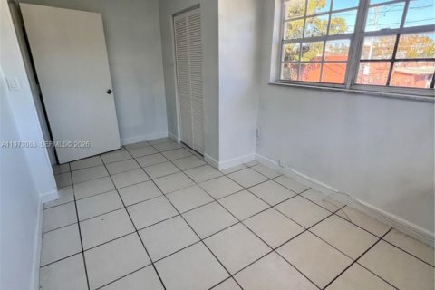 Apartment in Miami, Florida 2 bedrooms, 269.42 sq.m. № 2033218 - photo 12