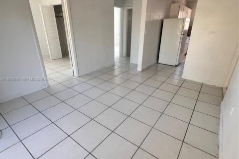 Apartment in Miami, Florida 2 bedrooms, 269.42 sq.m. № 2033218 - photo 5