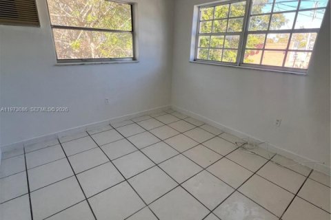 Apartment in Miami, Florida 2 bedrooms, 269.42 sq.m. № 2033218 - photo 16