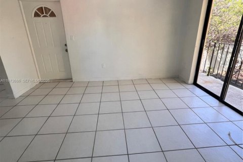 Apartment in Miami, Florida 2 bedrooms, 269.42 sq.m. № 2033218 - photo 3