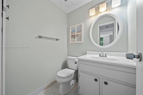 Condo in Hollywood, Florida, 1 bedroom  № 1864232 - photo 9
