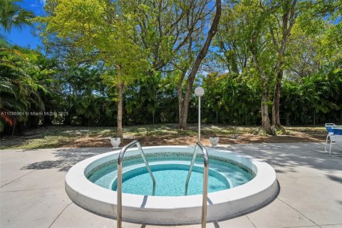 Condo in Hollywood, Florida, 1 bedroom  № 1864232 - photo 19