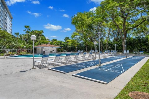 Condo in Hollywood, Florida, 1 bedroom  № 1864232 - photo 17