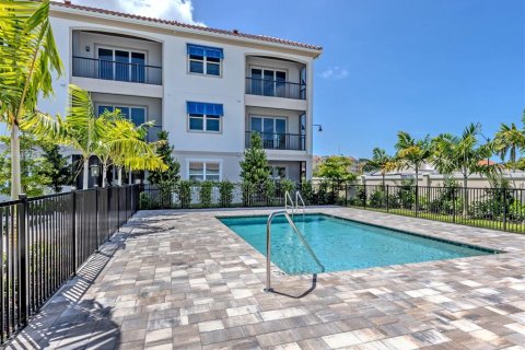 Condo in Venice, Florida, 3 bedrooms № 2105887 - photo 2