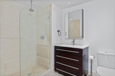 Condo in Miami Beach, Florida, 2 bedrooms  № 1328414 - photo 29
