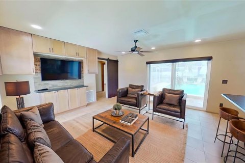 Casa en venta en Saint Petersburg, Florida, 3 dormitorios, 144 m2 № 1835548 - foto 5