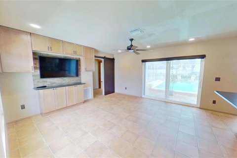 Casa en venta en Saint Petersburg, Florida, 3 dormitorios, 144 m2 № 1835548 - foto 19