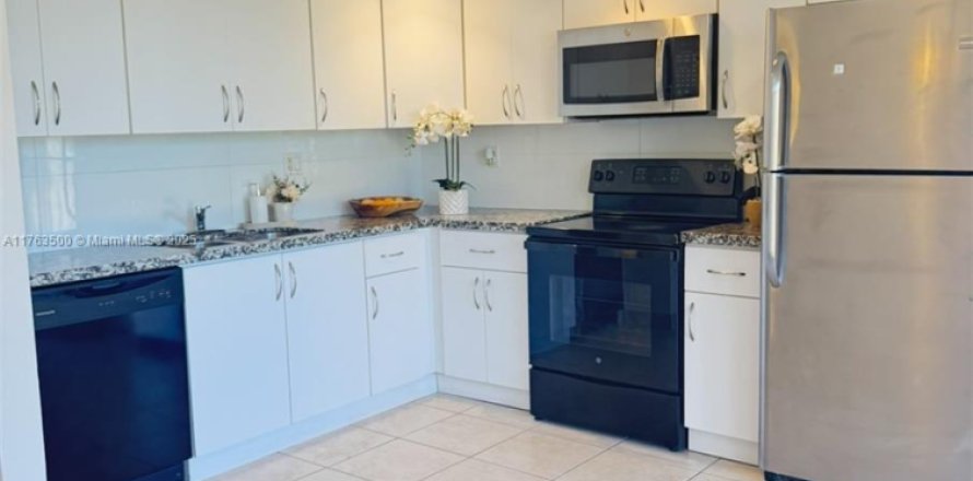 Condo à Miami, Floride, 3 chambres № 1709105