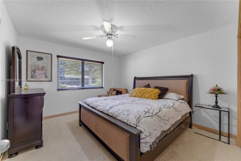 House in Miami, Florida 4 bedrooms, 311.41 sq.m. № 1878537 - photo 28