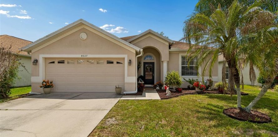 Villa ou maison à Wesley Chapel, Floride 3 chambres, 149.94 m2 № 2124377