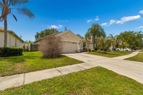 Villa ou maison à vendre à Wesley Chapel, Floride: 3 chambres, 149.94 m2 № 2124377 - photo 2