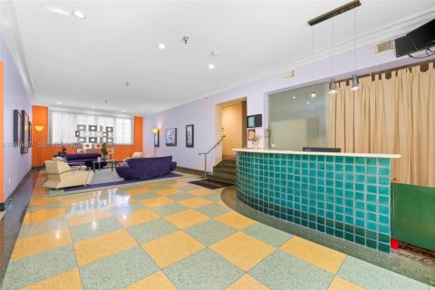 Condo in Miami Beach, Florida  № 2002781 - photo 11