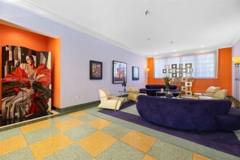 Condo in Miami Beach, Florida  № 2002781 - photo 13