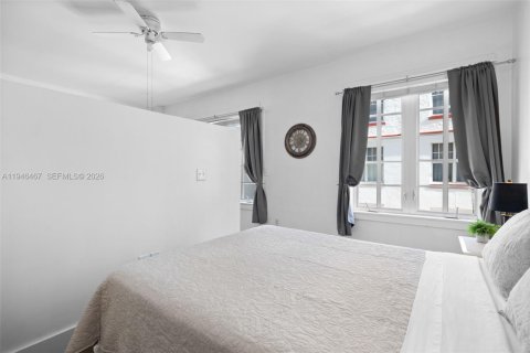 Condo in Miami Beach, Florida  № 2002781 - photo 21