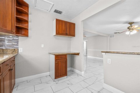 House in Bartow, Florida 4 bedrooms, 124.12 sq.m. № 2233261 - photo 20