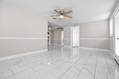 House in Bartow, Florida 4 bedrooms, 124.12 sq.m. № 2233261 - photo 11