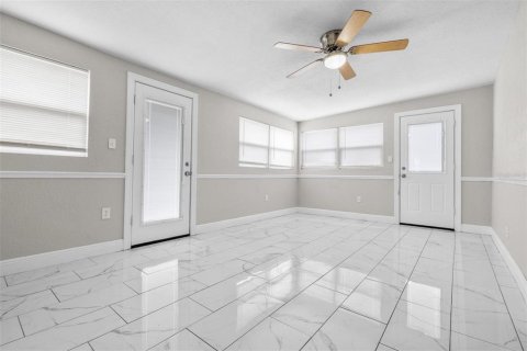 House in Bartow, Florida 4 bedrooms, 124.12 sq.m. № 2233261 - photo 9
