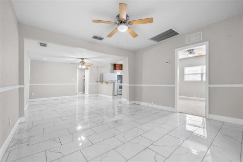 House in Bartow, Florida 4 bedrooms, 124.12 sq.m. № 2233261 - photo 12