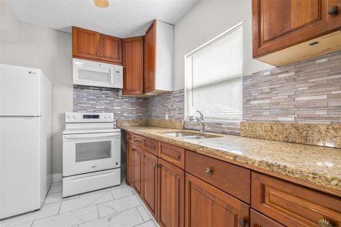 House in Bartow, Florida 4 bedrooms, 124.12 sq.m. № 2233261 - photo 19