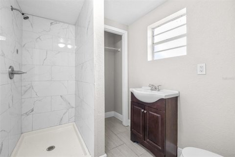 House in Bartow, Florida 4 bedrooms, 124.12 sq.m. № 2233261 - photo 24
