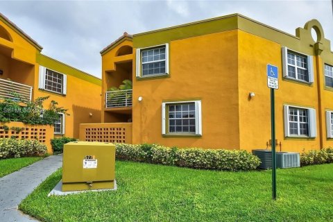 Condominio en alquiler en Miami, Florida, 2 dormitorios, 99.13 m2 № 2050650 - foto 2