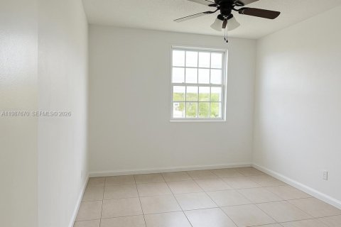 Condominio en alquiler en Miami, Florida, 2 dormitorios, 99.13 m2 № 2050650 - foto 10