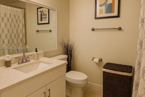 Condominio en alquiler en Miami, Florida, 2 dormitorios, 99.13 m2 № 2050650 - foto 9