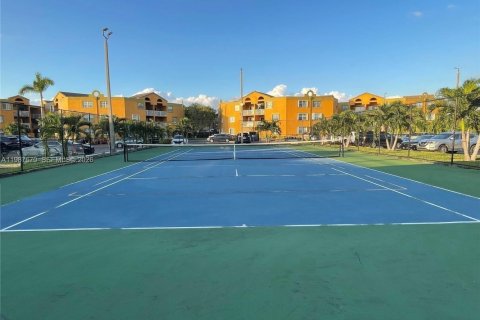Condominio en alquiler en Miami, Florida, 2 dormitorios, 99.13 m2 № 2050650 - foto 14