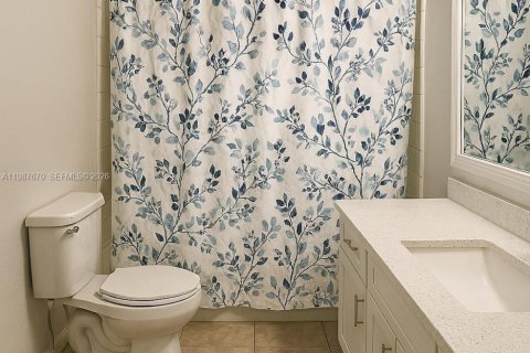 Condominio en alquiler en Miami, Florida, 2 dormitorios, 99.13 m2 № 2050650 - foto 12