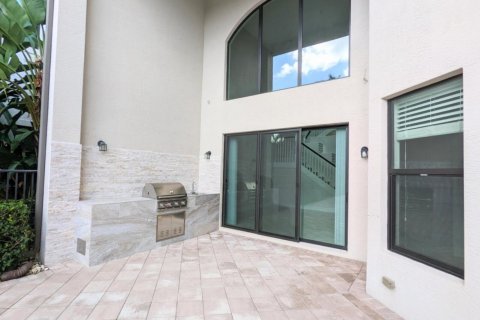 House in Delray Beach, Florida 4 bedrooms, 328.6 sq.m. № 2190661 - photo 30