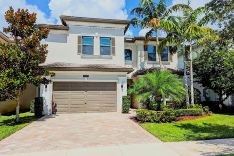 House in Delray Beach, Florida 4 bedrooms, 328.6 sq.m. № 2190661