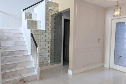 House in Delray Beach, Florida 4 bedrooms, 328.6 sq.m. № 2190661 - photo 4