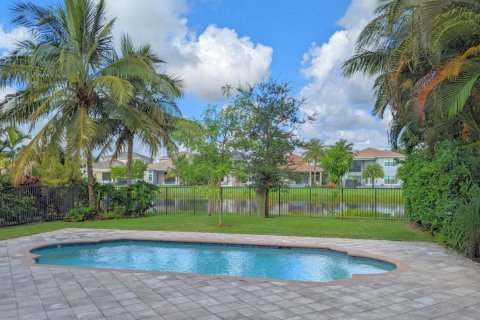 House in Delray Beach, Florida 4 bedrooms, 328.6 sq.m. № 2190661 - photo 29