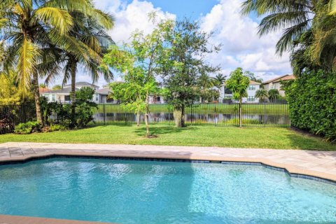 House in Delray Beach, Florida 4 bedrooms, 328.6 sq.m. № 2190661 - photo 28