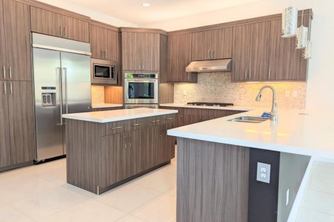 House in Delray Beach, Florida 4 bedrooms, 328.6 sq.m. № 2190661 - photo 10